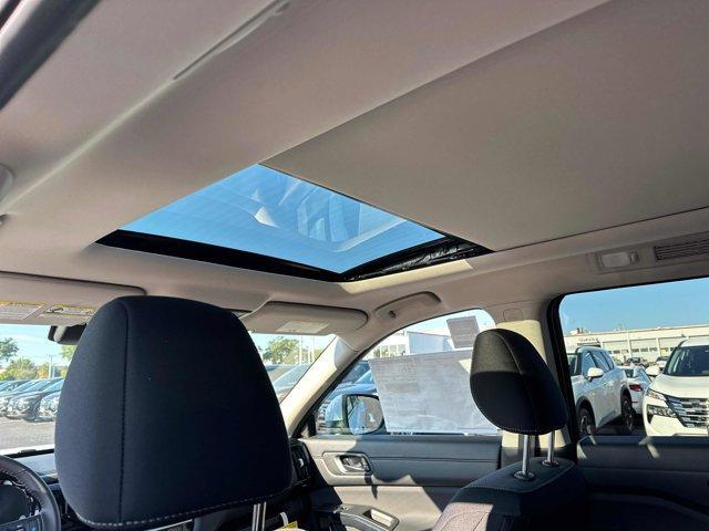 new 2025 Nissan Pathfinder car, priced at $37,036
