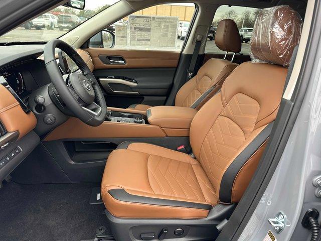 new 2025 Nissan Pathfinder car, priced at $50,728