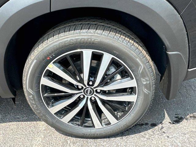 new 2025 Nissan Pathfinder car, priced at $48,804
