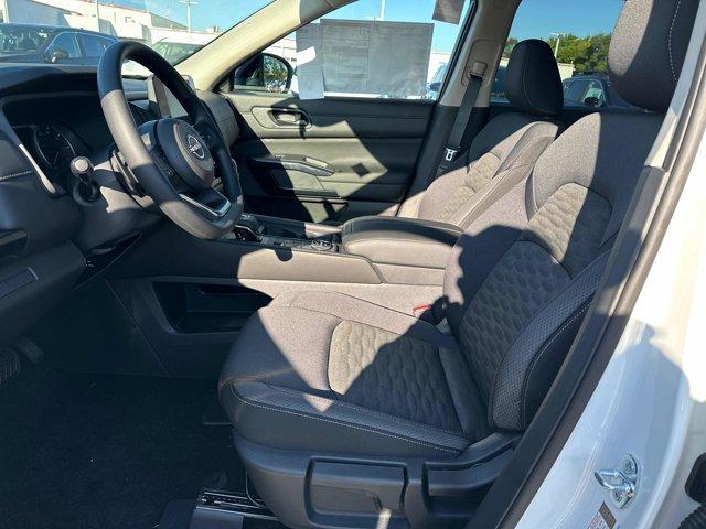 new 2025 Nissan Pathfinder car, priced at $36,762