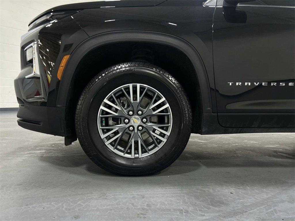used 2025 Chevrolet Traverse car, priced at $39,950