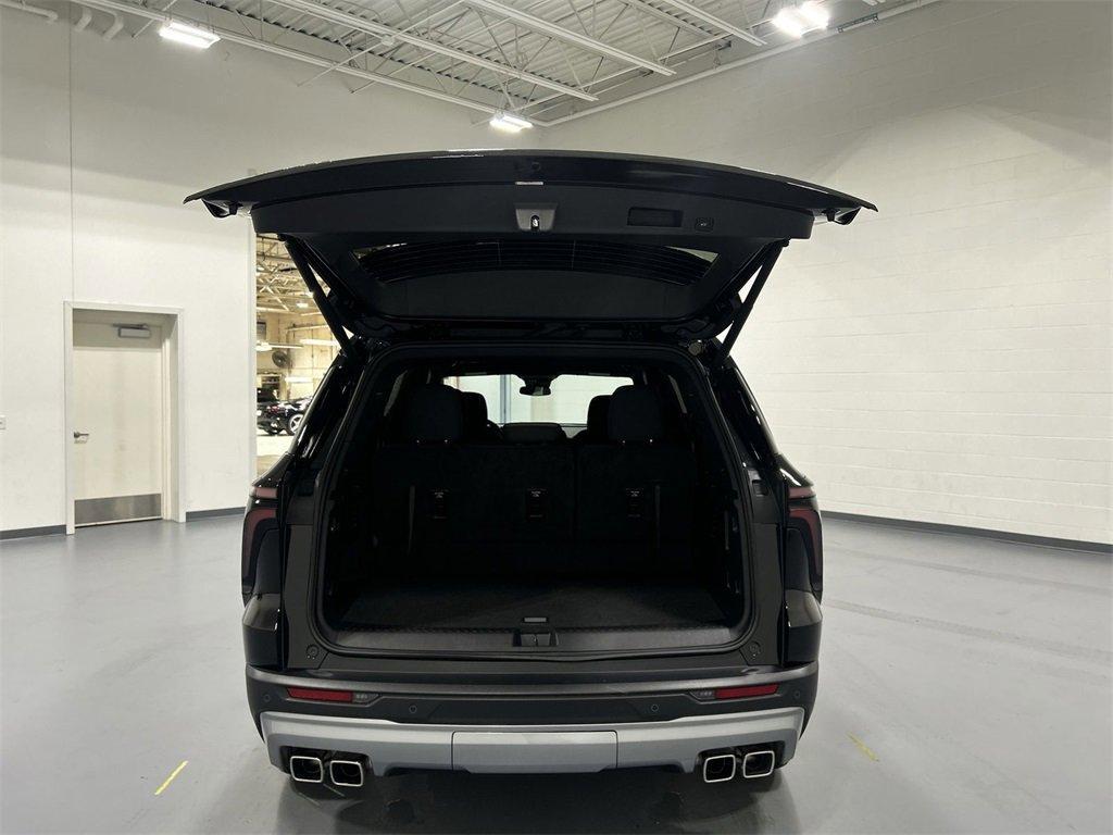 used 2025 Chevrolet Traverse car, priced at $39,950