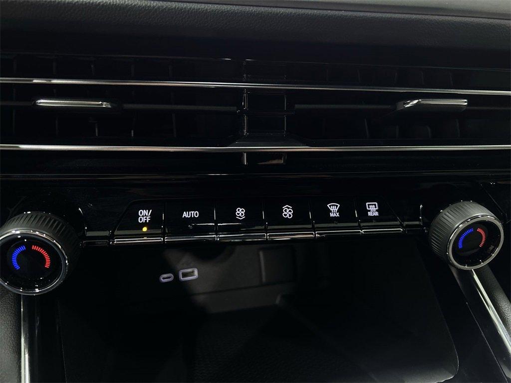 used 2025 Chevrolet Traverse car, priced at $39,950