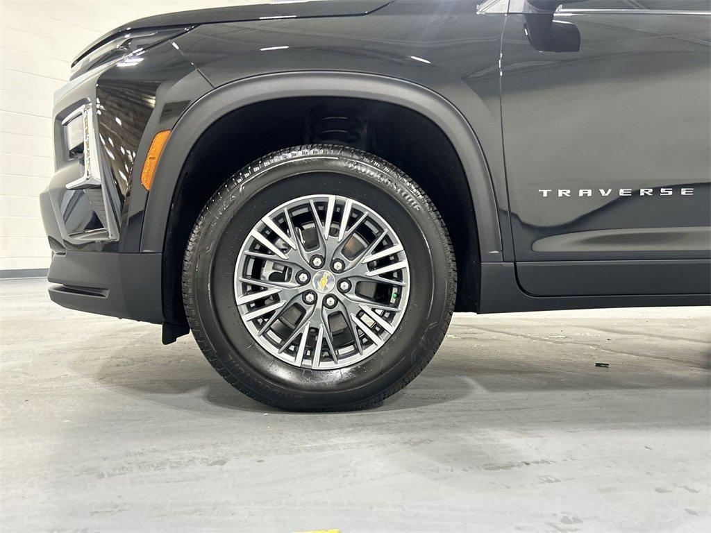 used 2025 Chevrolet Traverse car, priced at $39,950