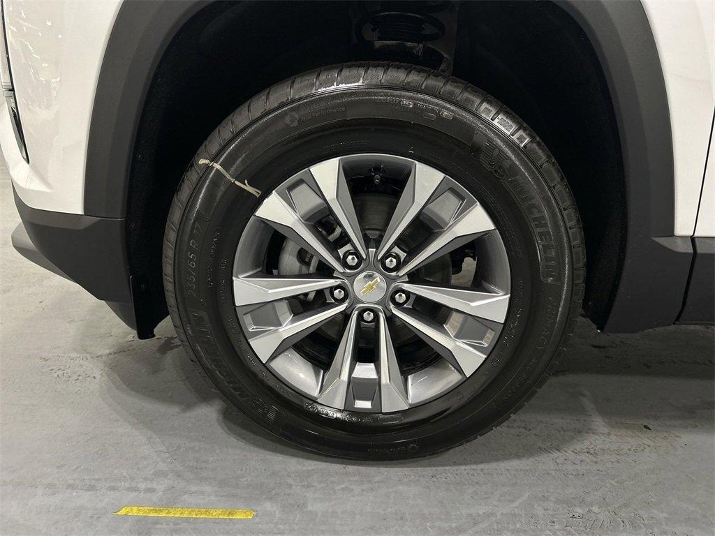 new 2026 Chevrolet Equinox car, priced at $31,990
