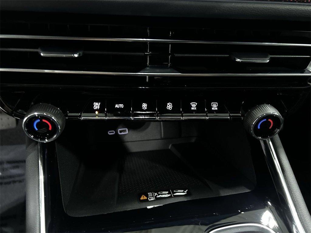 new 2025 Chevrolet Traverse car, priced at $57,595