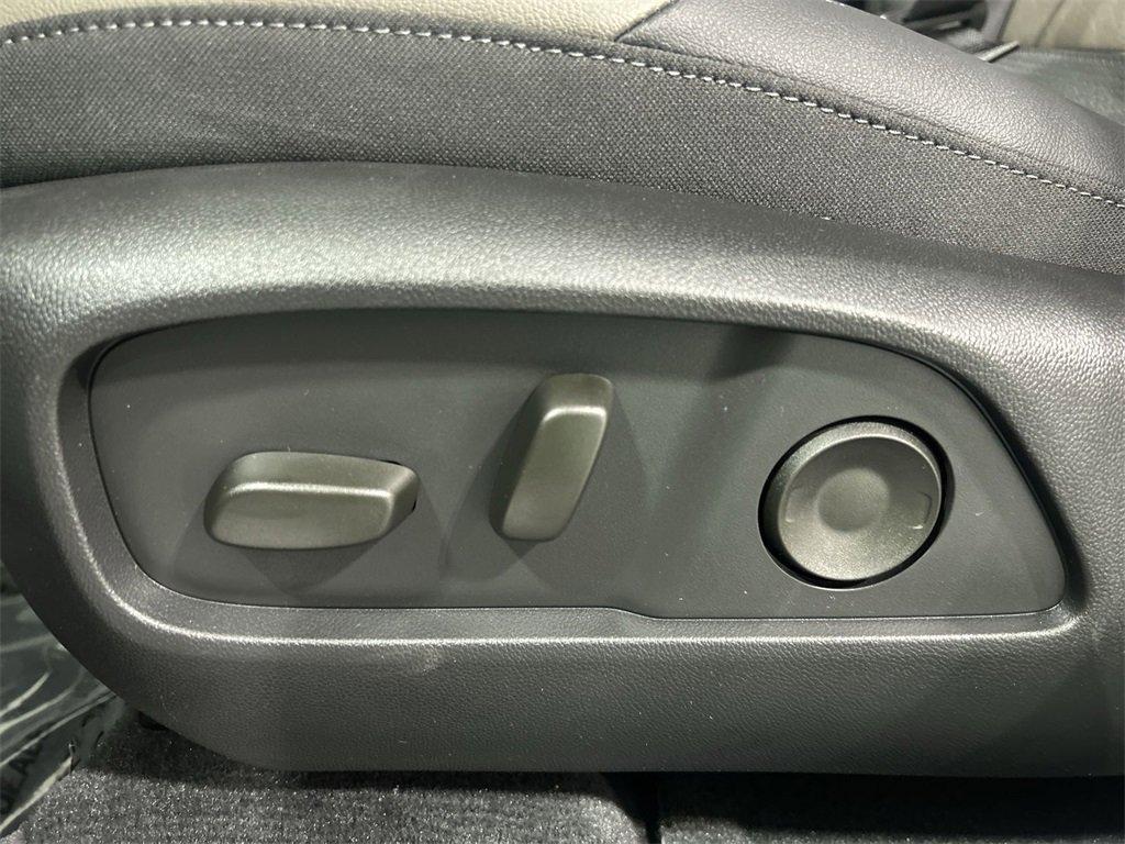 new 2026 Chevrolet Equinox car, priced at $33,628