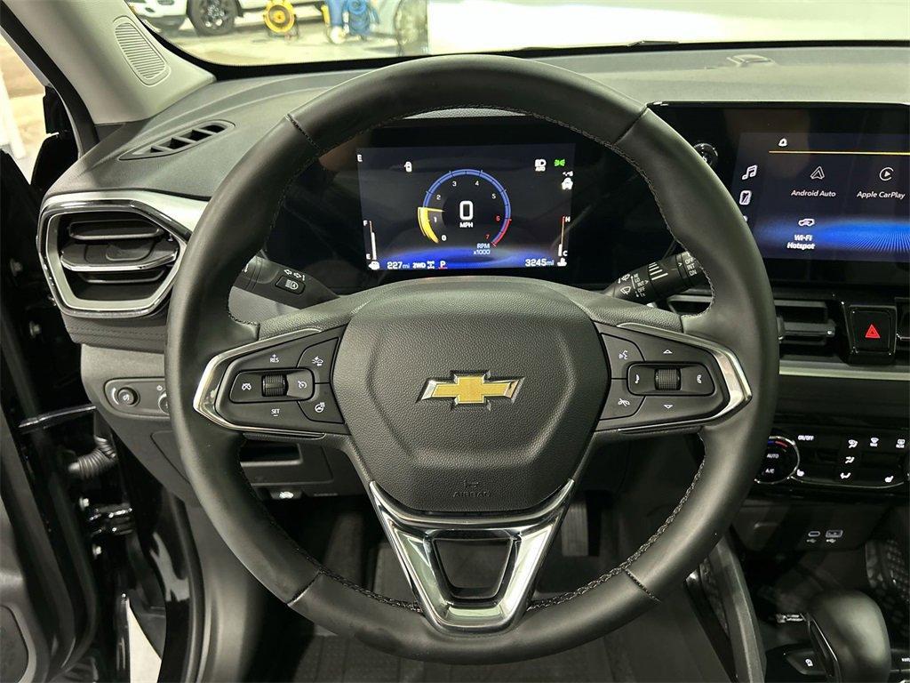 new 2025 Chevrolet TrailBlazer car, priced at $28,351