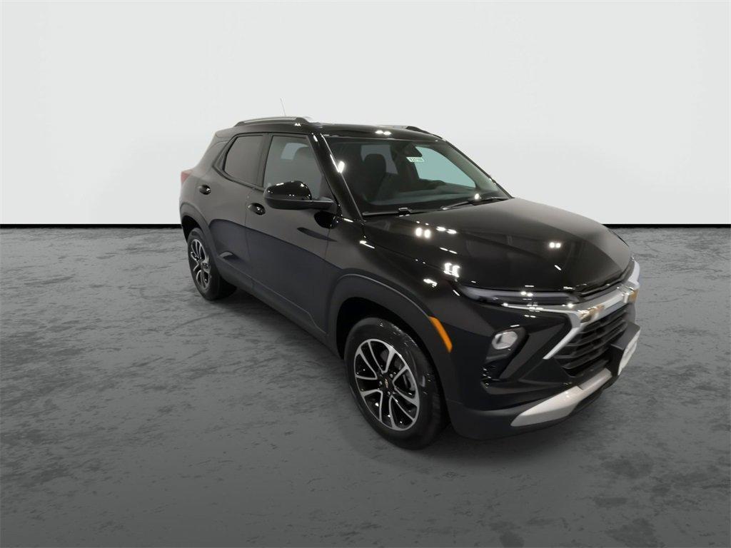 new 2025 Chevrolet TrailBlazer car, priced at $30,575