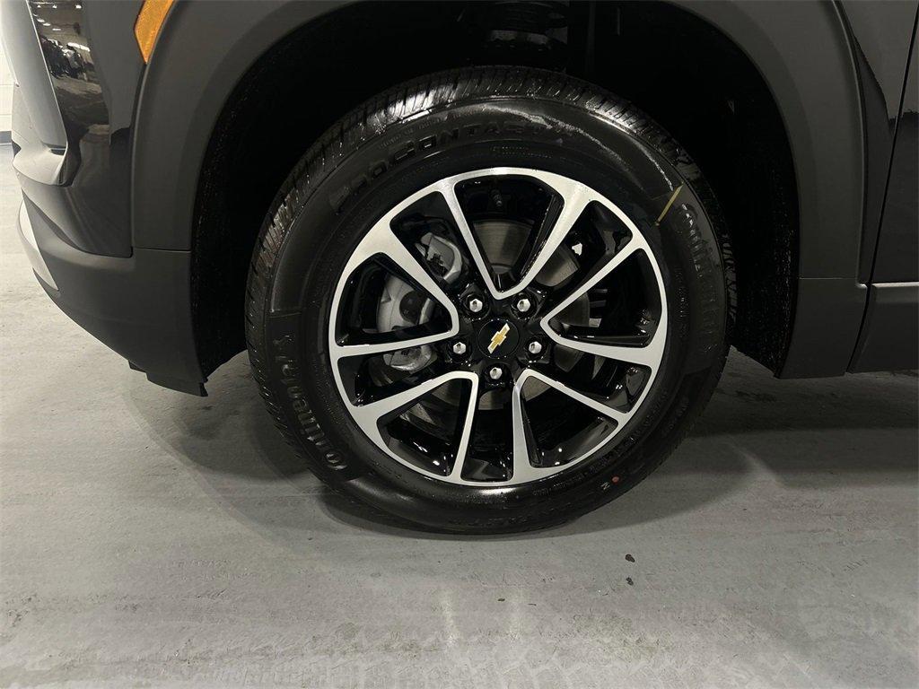 new 2025 Chevrolet TrailBlazer car, priced at $30,575