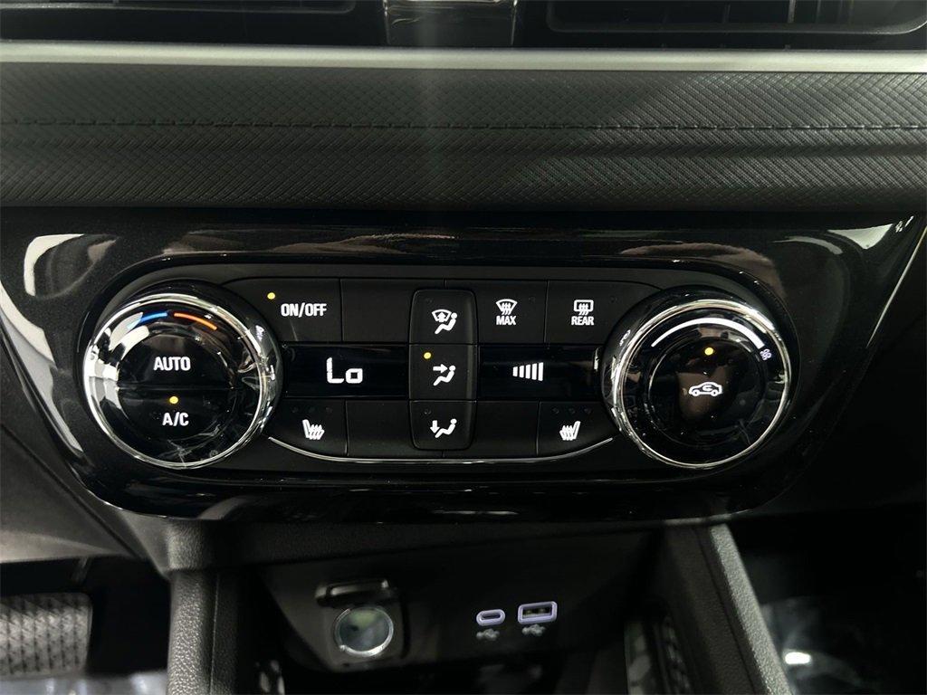 new 2025 Chevrolet TrailBlazer car, priced at $30,575