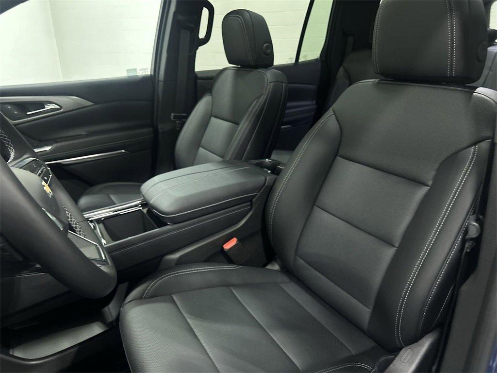 new 2025 Chevrolet Traverse car, priced at $48,195