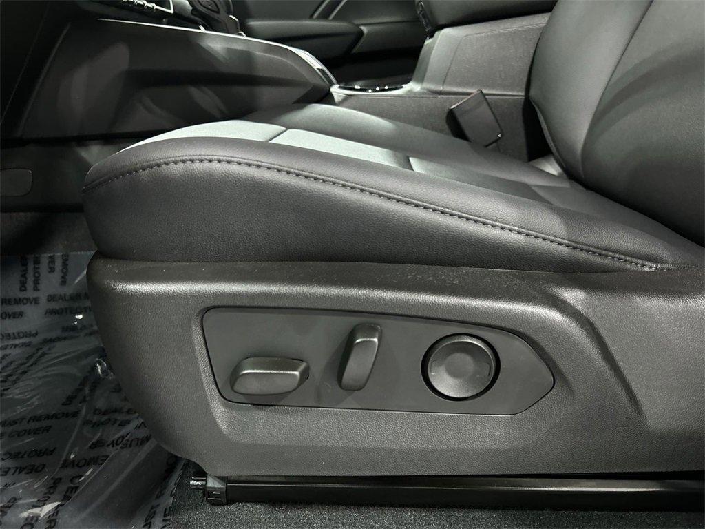 new 2025 Chevrolet Colorado car, priced at $42,515