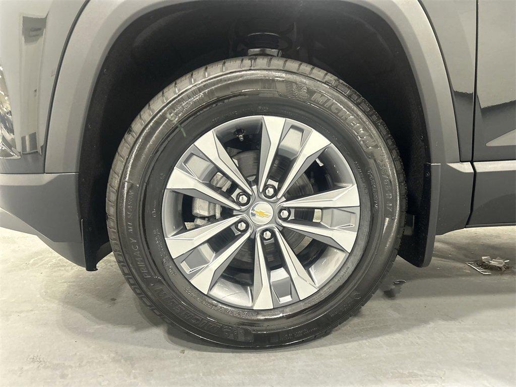 new 2026 Chevrolet Equinox car, priced at $31,870