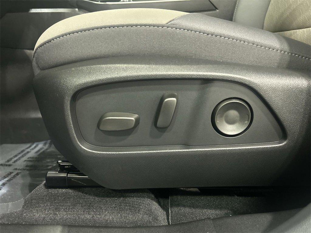 new 2026 Chevrolet Equinox car, priced at $31,870