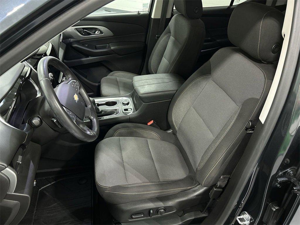 used 2021 Chevrolet Traverse car, priced at $23,900