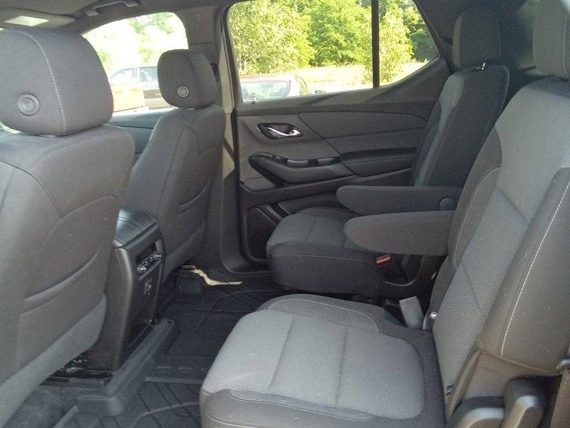 used 2022 Chevrolet Traverse car, priced at $31,999