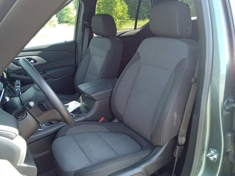 used 2022 Chevrolet Traverse car, priced at $31,999