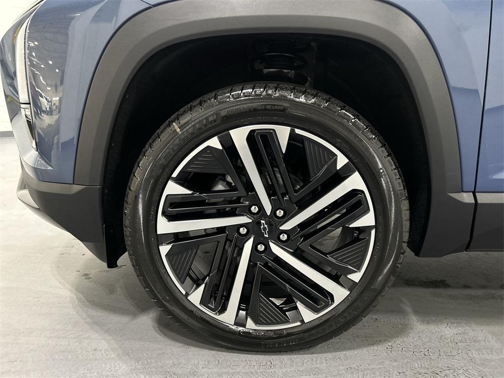 new 2026 Chevrolet Equinox car, priced at $37,285