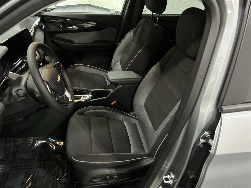 new 2025 Chevrolet TrailBlazer car, priced at $29,080