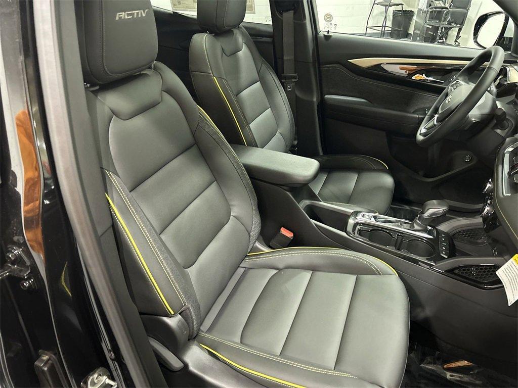 new 2025 Chevrolet TrailBlazer car, priced at $33,675