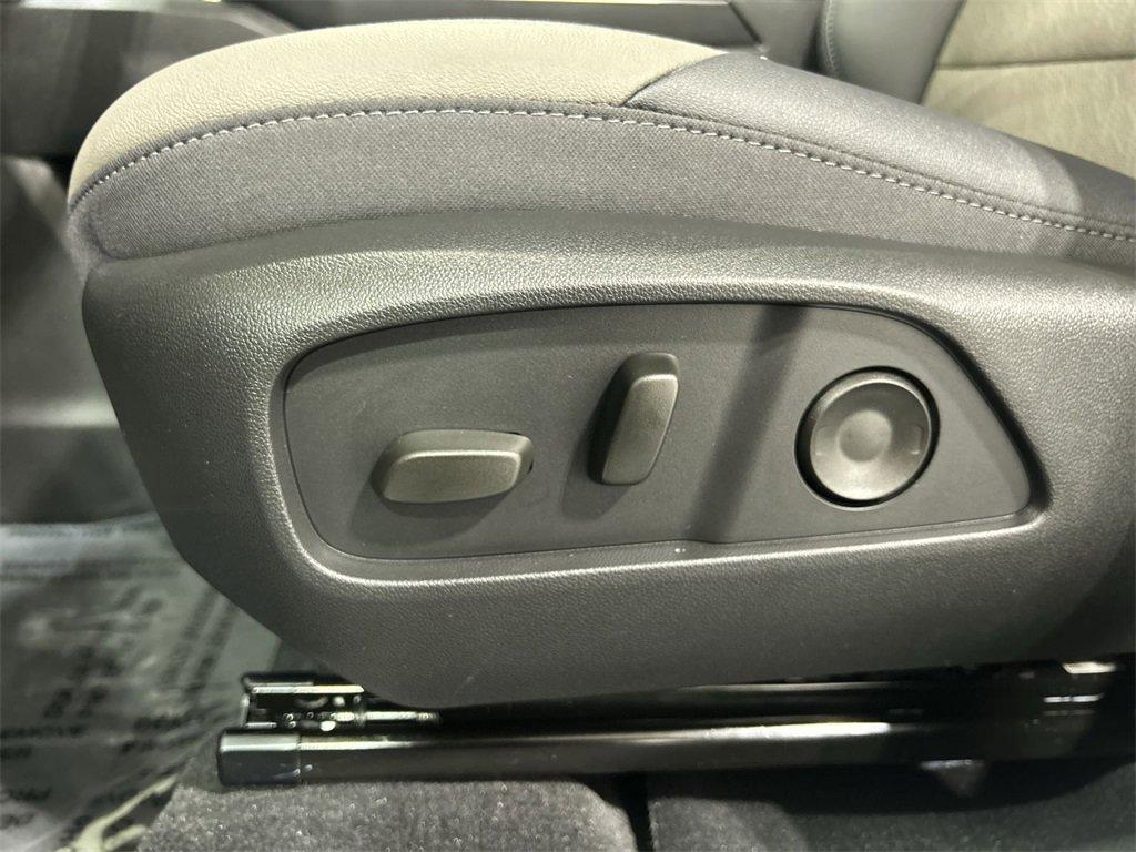 new 2026 Chevrolet Equinox car, priced at $33,085