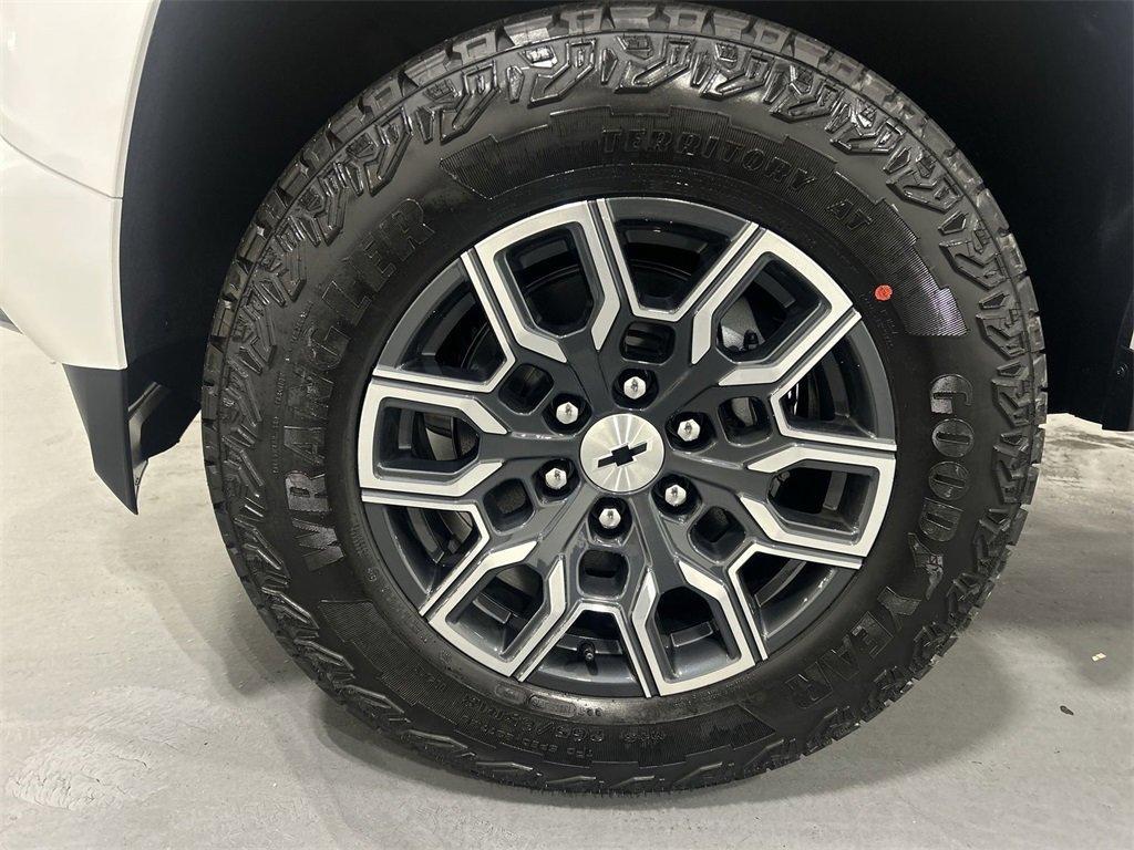 new 2025 Chevrolet Colorado car, priced at $43,595