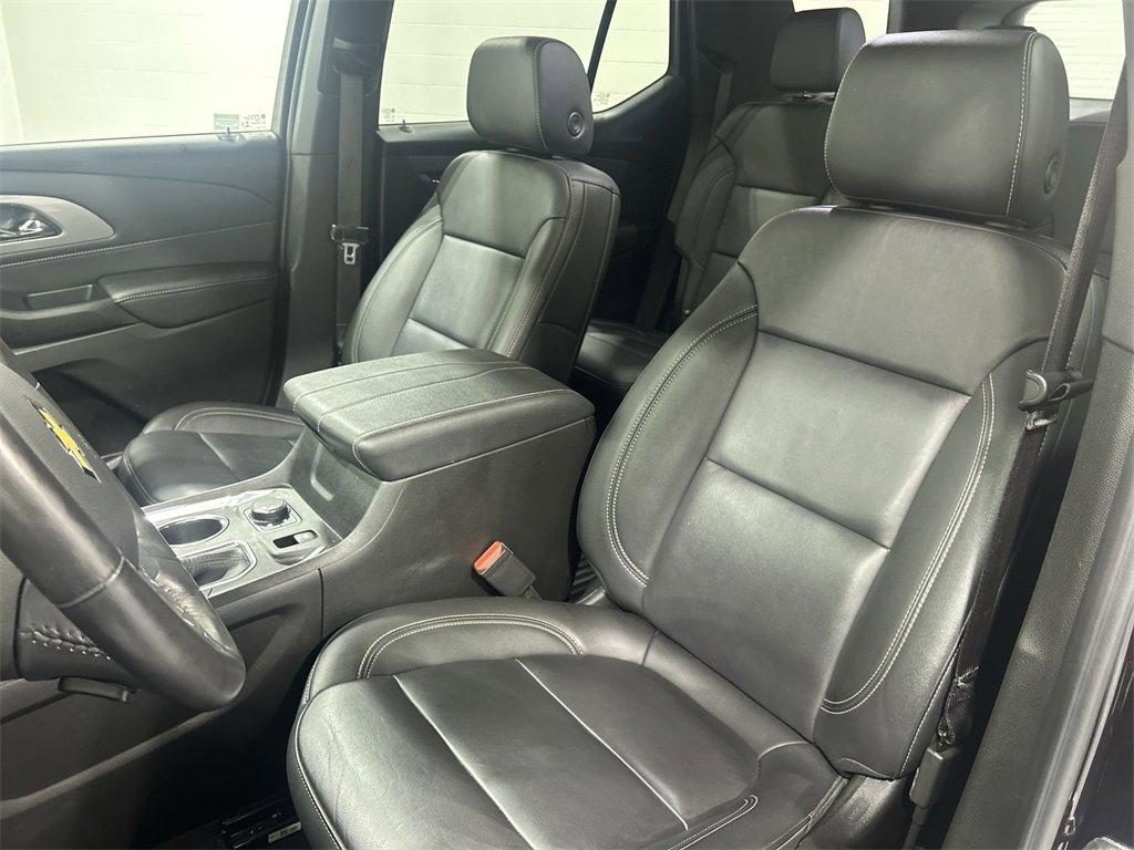 used 2022 Chevrolet Traverse car, priced at $28,288