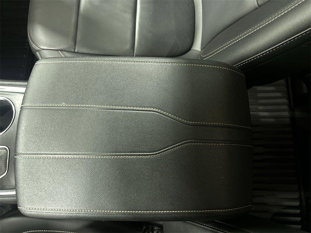 used 2022 Chevrolet Traverse car, priced at $28,288
