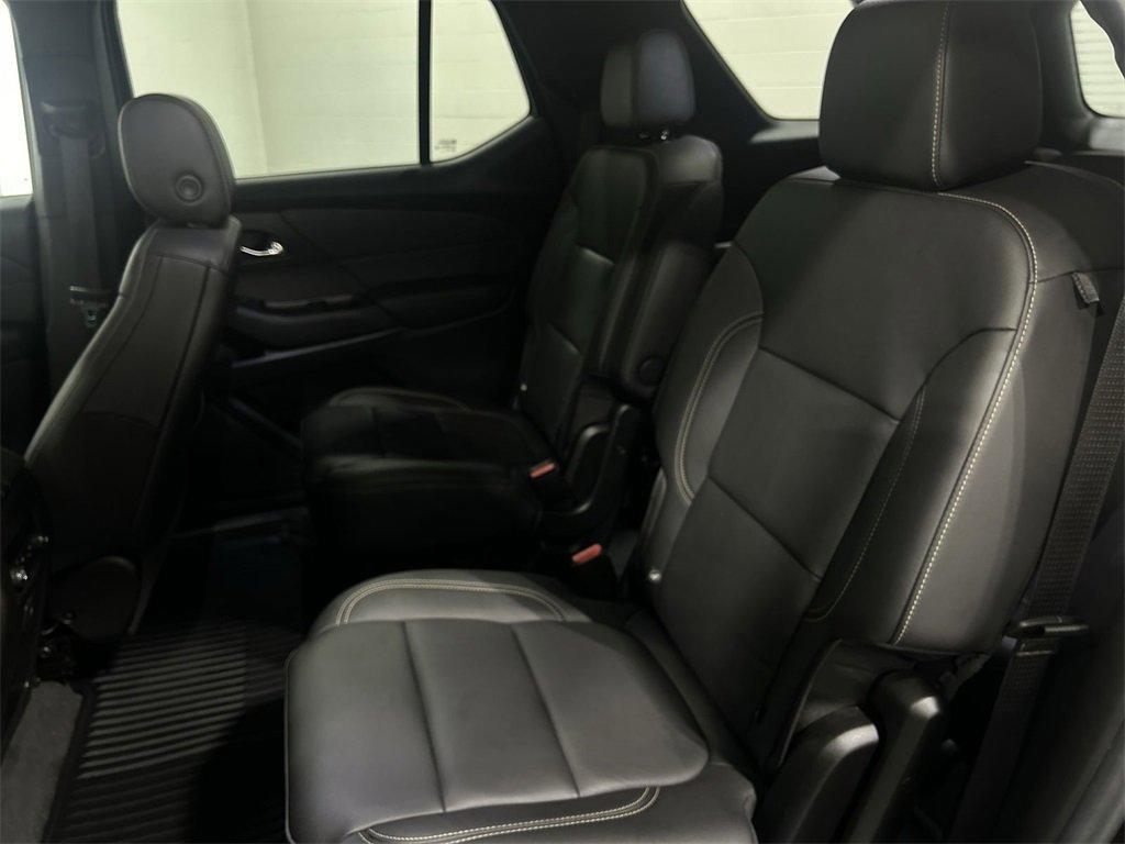 used 2022 Chevrolet Traverse car, priced at $28,288