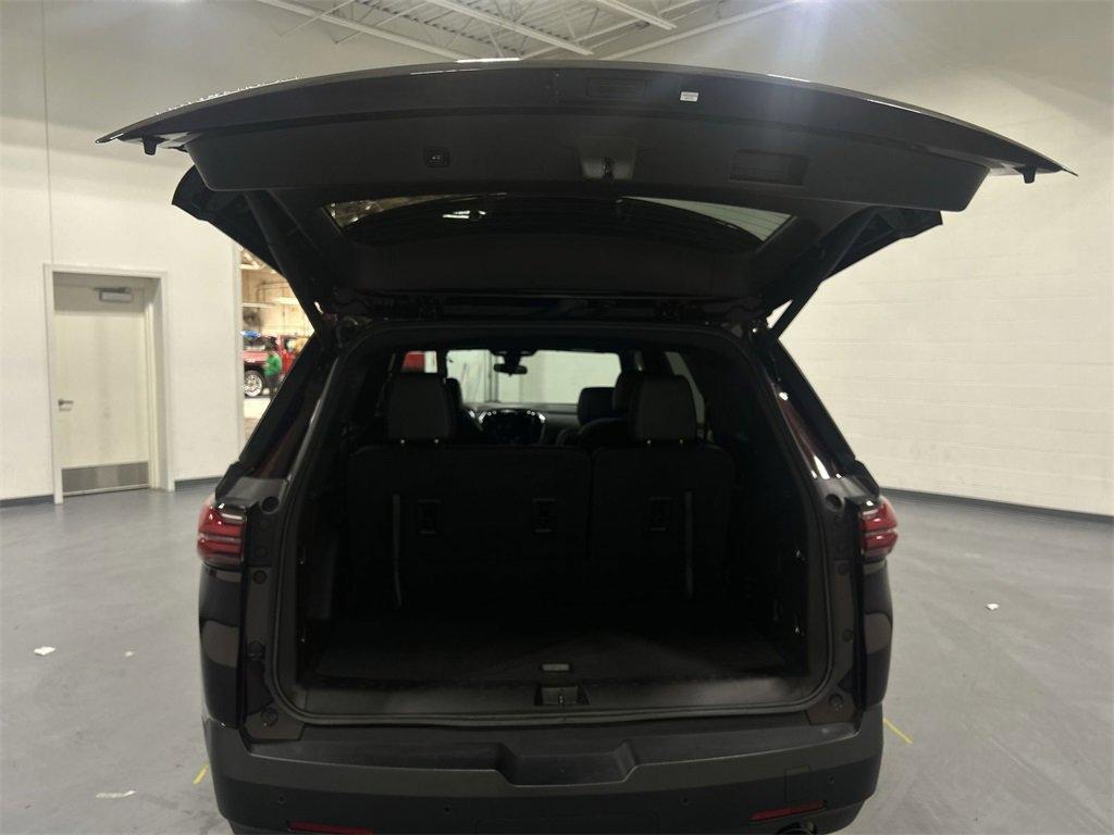 used 2022 Chevrolet Traverse car, priced at $28,288