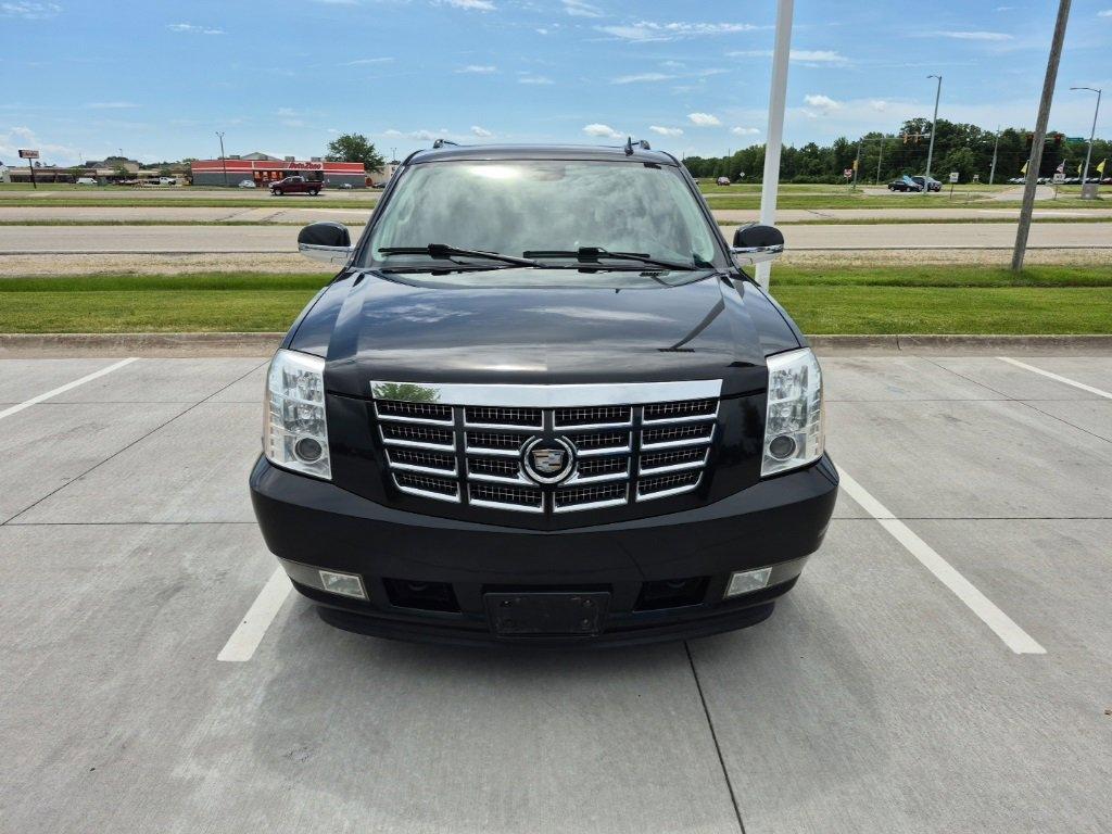 used 2011 Cadillac Escalade ESV car, priced at $9,999