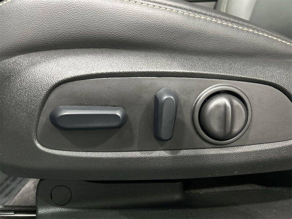 used 2023 Chevrolet Traverse car, priced at $34,900
