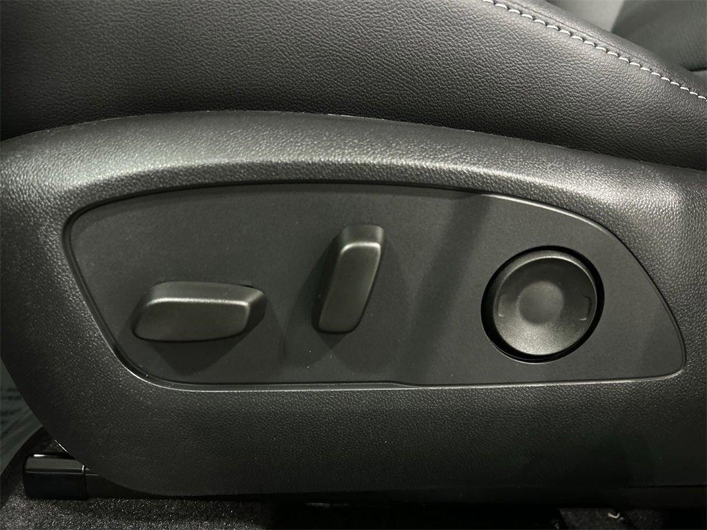 new 2025 Chevrolet Traverse car, priced at $47,695
