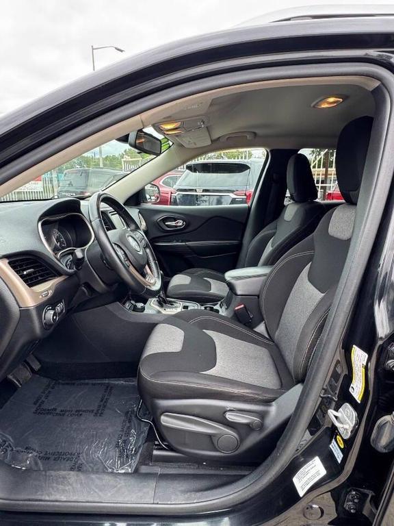 used 2014 Jeep Cherokee car, priced at $7,599