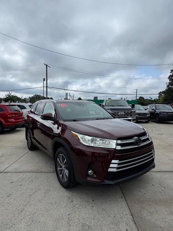 used 2019 Toyota Highlander car, priced at $19,999