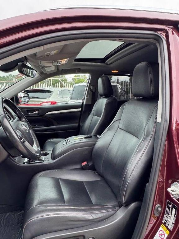 used 2019 Toyota Highlander car, priced at $19,999
