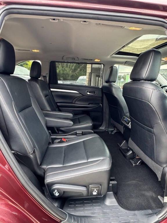 used 2019 Toyota Highlander car, priced at $19,999