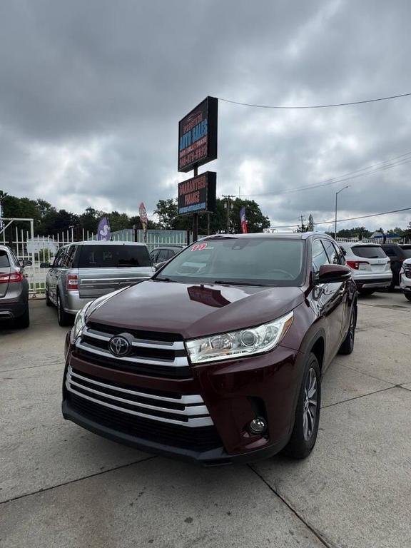used 2019 Toyota Highlander car, priced at $19,999