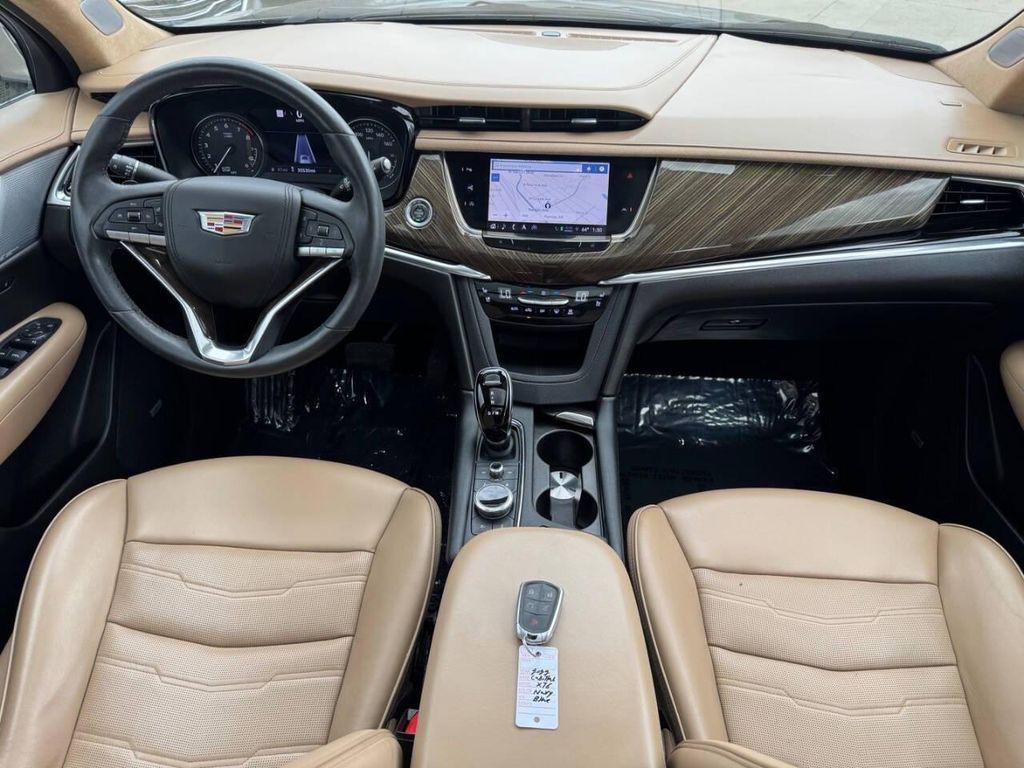used 2022 Cadillac XT6 car, priced at $23,999