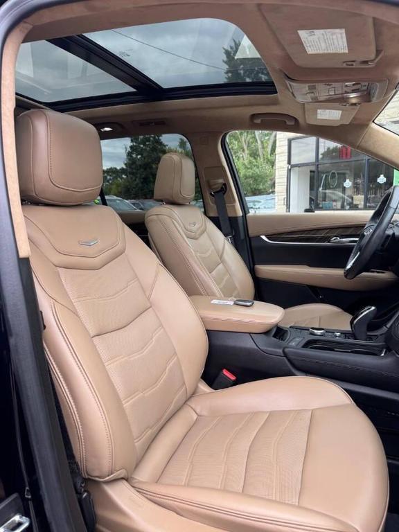 used 2022 Cadillac XT6 car, priced at $23,999