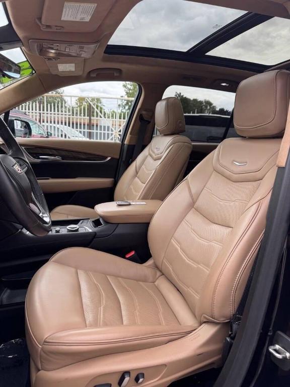 used 2022 Cadillac XT6 car, priced at $23,999