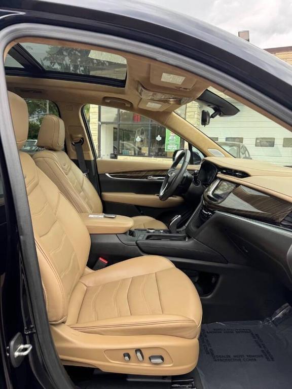 used 2022 Cadillac XT6 car, priced at $23,999