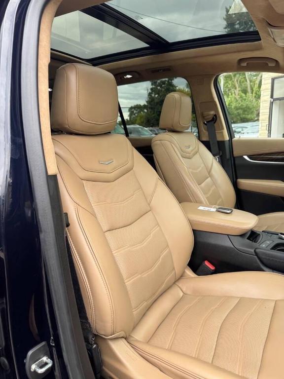used 2022 Cadillac XT6 car, priced at $23,999
