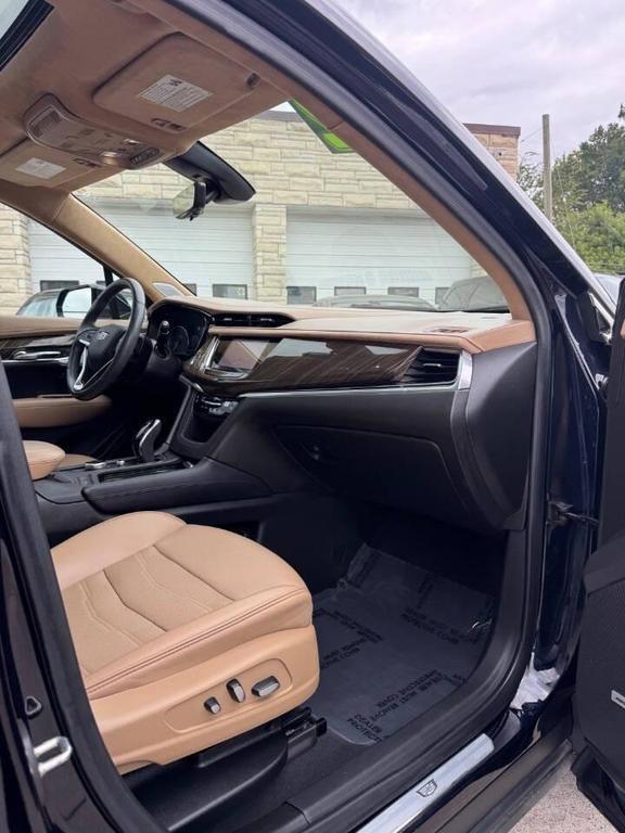 used 2022 Cadillac XT6 car, priced at $23,999