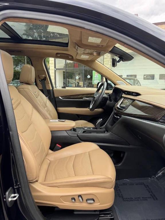 used 2022 Cadillac XT6 car, priced at $23,999