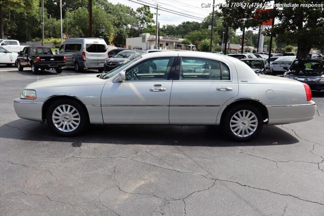 used 2004 Lincoln Town Car car, priced at $9,998