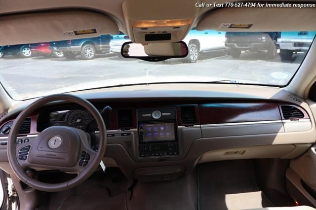 used 2004 Lincoln Town Car car, priced at $9,998