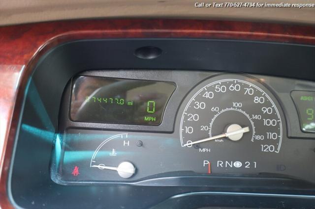 used 2004 Lincoln Town Car car, priced at $9,998