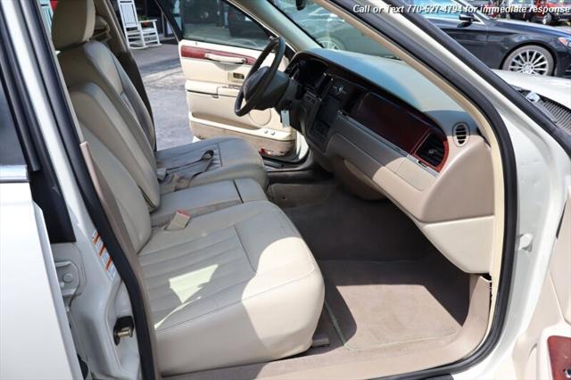 used 2004 Lincoln Town Car car, priced at $9,998